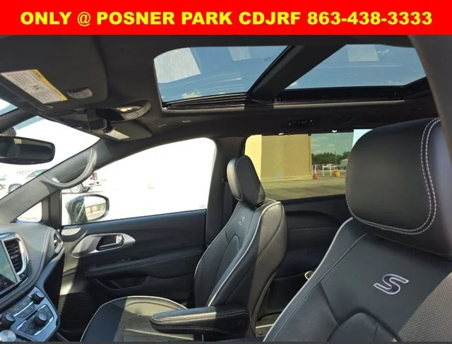 Used 2025 Black Chrysler Limited image 12