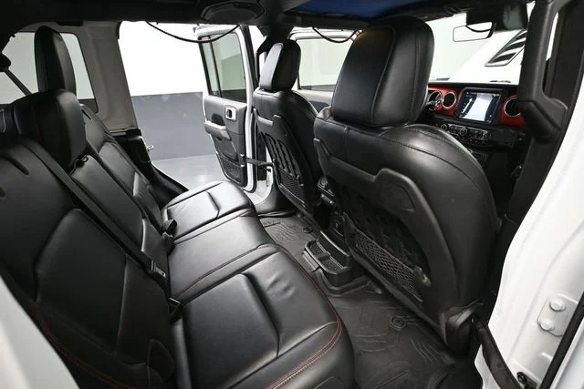 Used 2019 White Jeep Unlimited Rubicon image 38