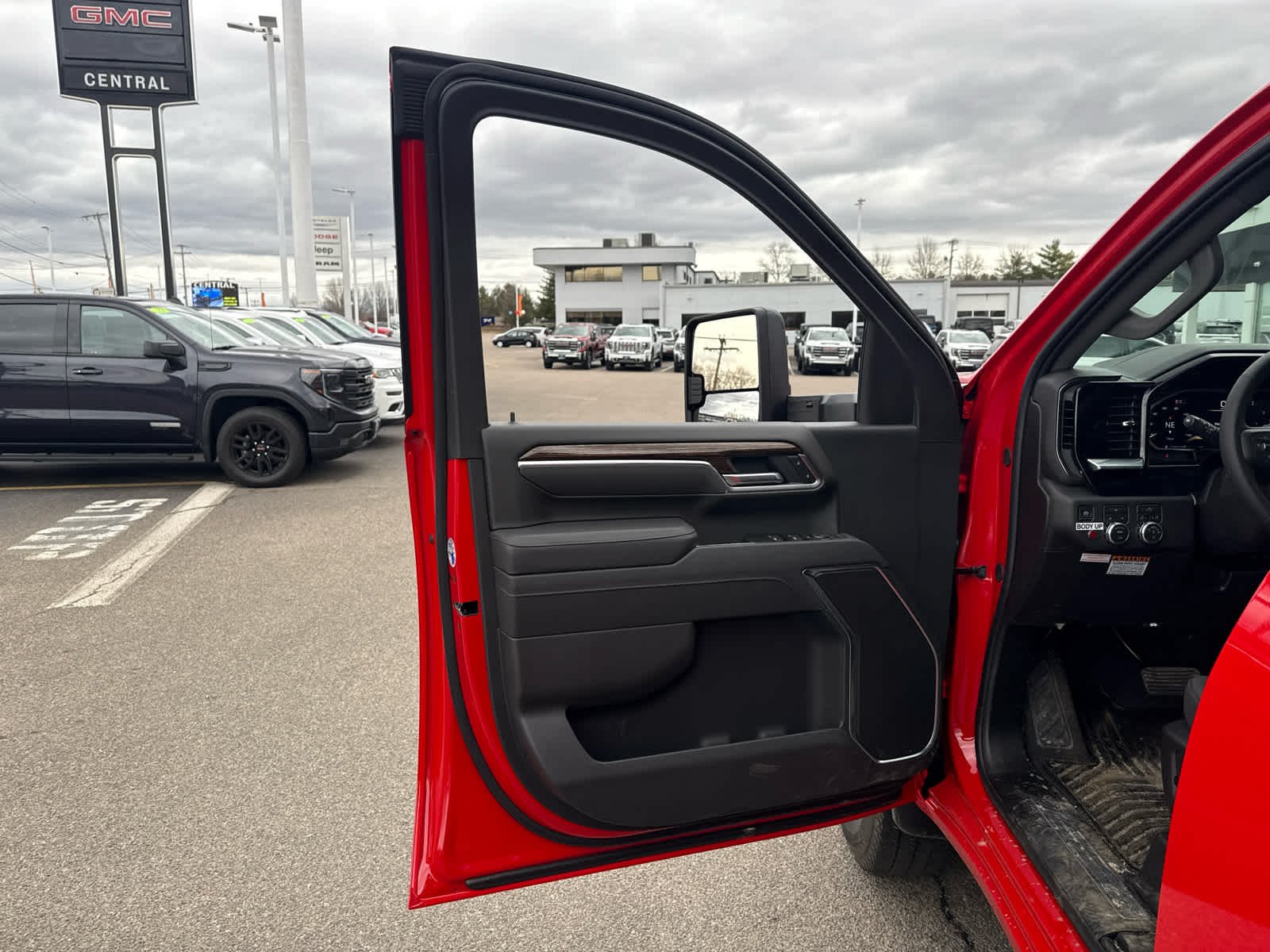 2026 GMC Sierra 3500HD SLE - Photo 10