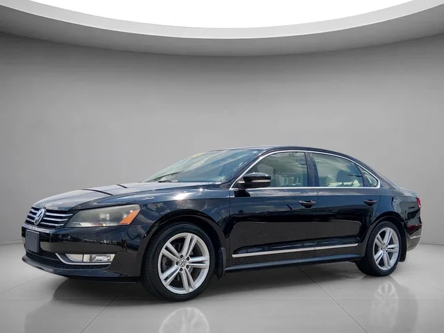 2015 Volkswagen Passat 1.8T SE w/Sunroof & Nav