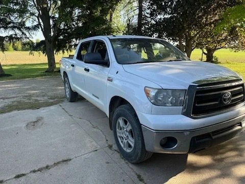 Used 2012 White Toyota Grade image 2