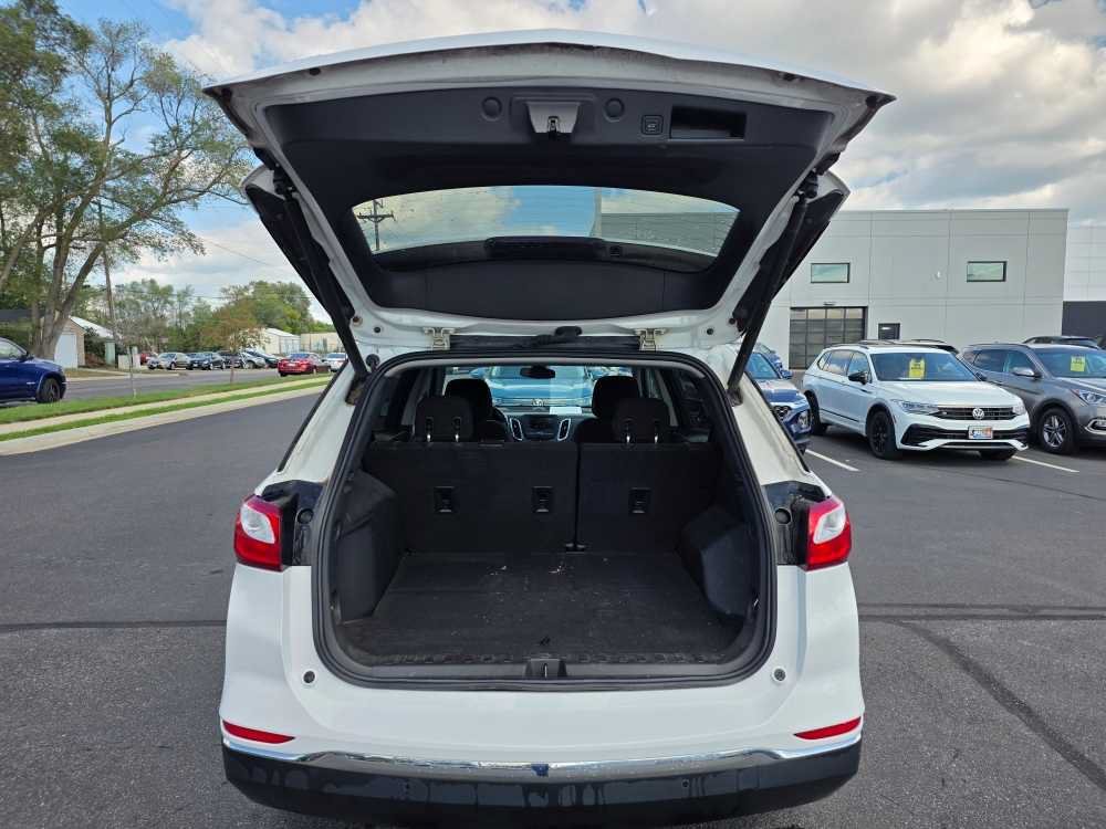 Used 2020 Summit White CHEVROLET TRUCK LT image 6