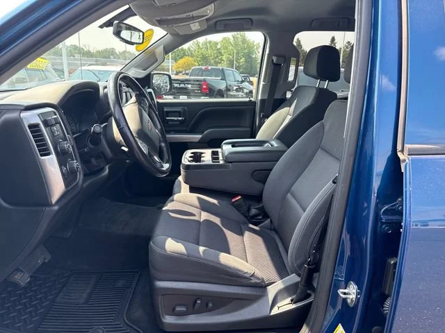 Used 2019 DEEP OCEAN BLUE METALLIC Chevrolet LT image 11