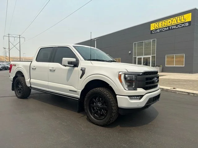 Used 2023 Gray Ford Lariat image 2
