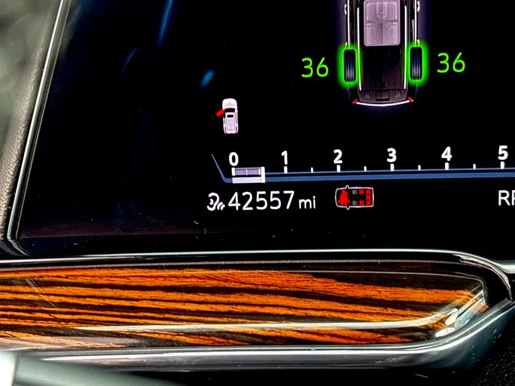 2024 Cadillac Escalade ESV Premium Luxury - Photo 23