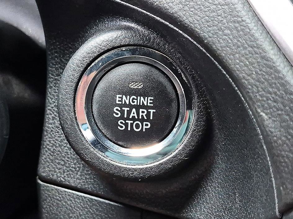 Used 2022 Crystal Black Silica Subaru Touring image 27