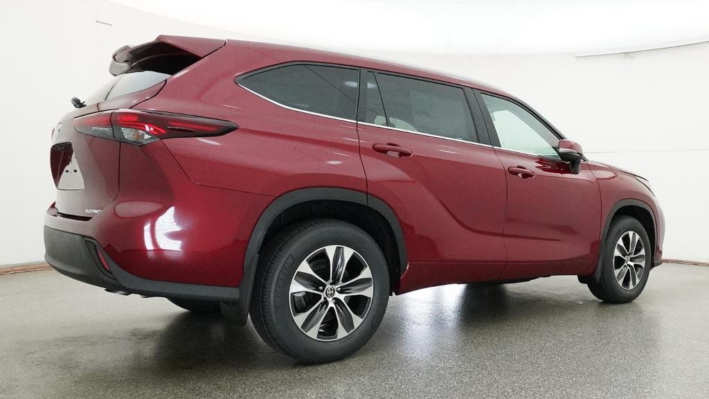 New 2026 Ruby Flare Pearl Toyota XLE image 17