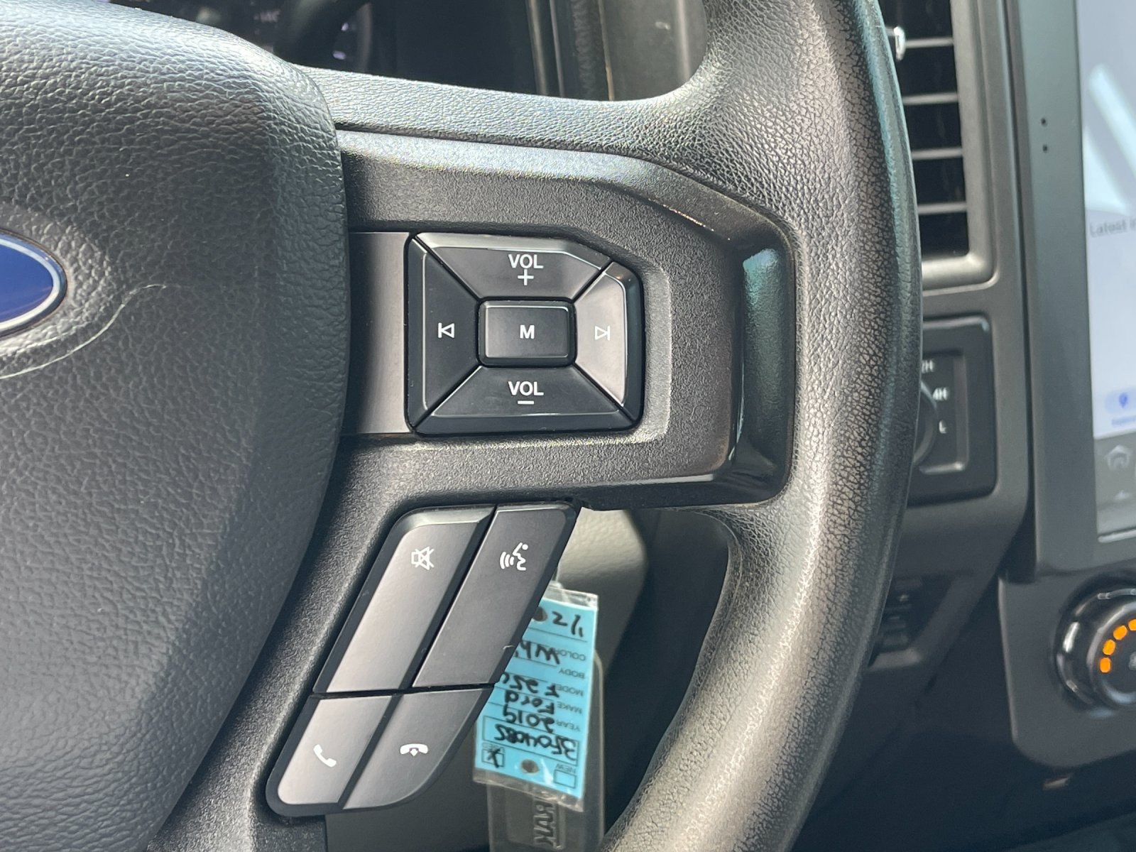 Used 2019 White Ford XL image 26