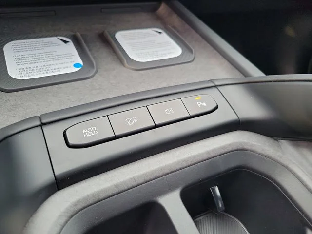 New 2027 Ivory Silver Kia S image 20