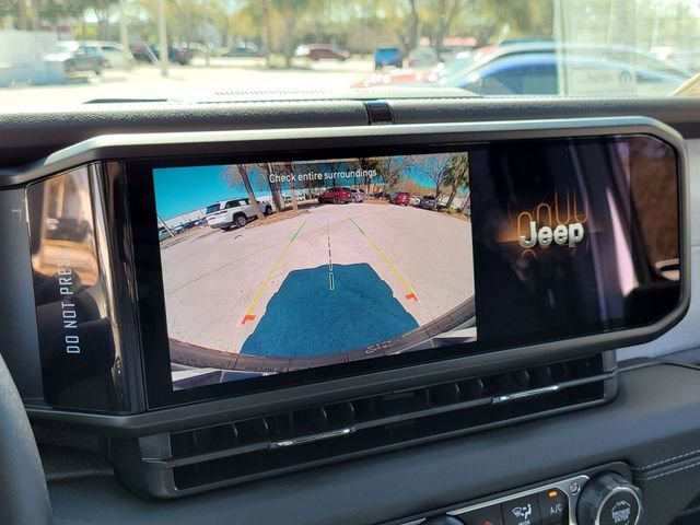 2025 Jeep Wrangler 4-Door Sahara - Photo 19