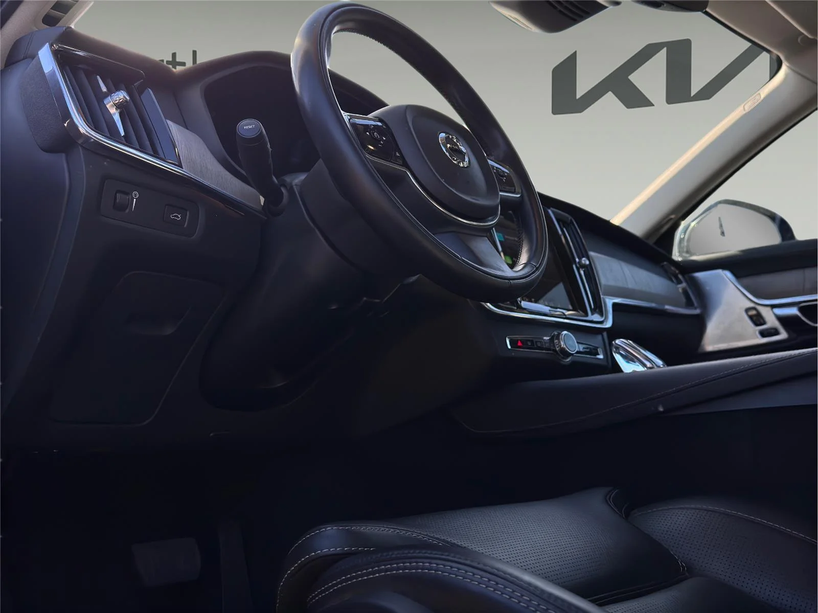 2022 Volvo S90 Inscription - Photo 11