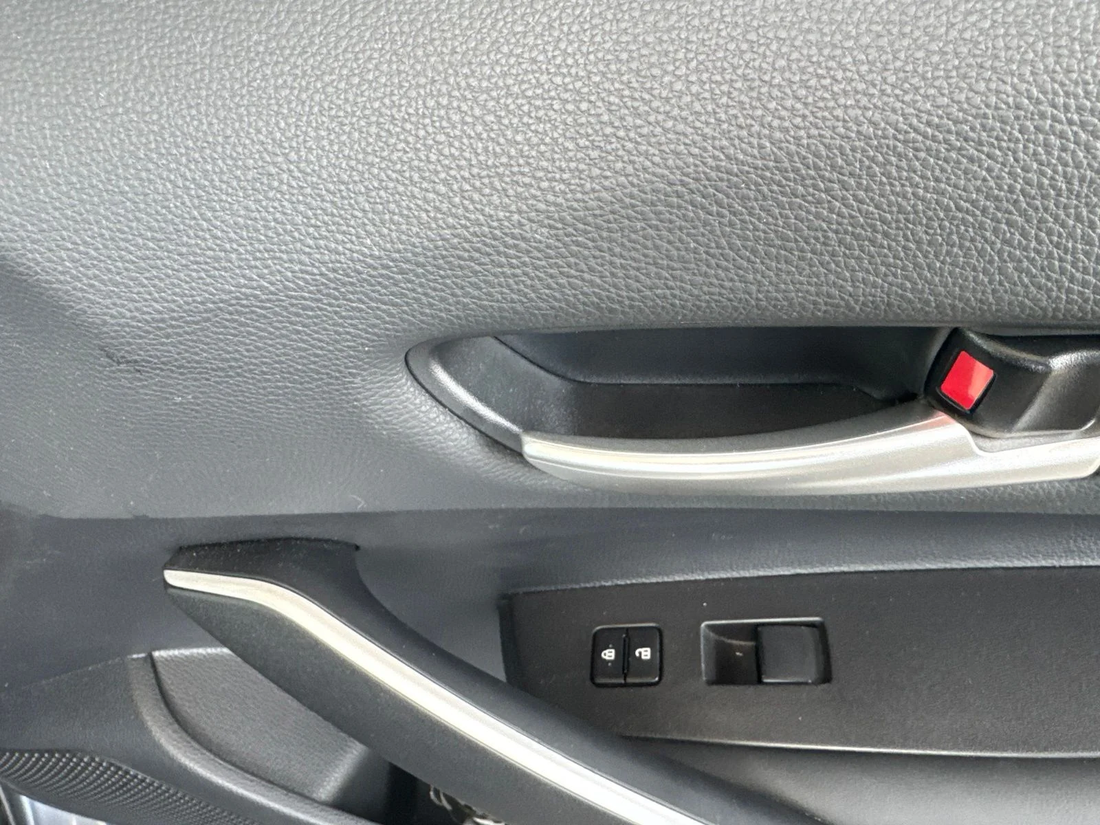 Used 2025  Toyota SE image 19