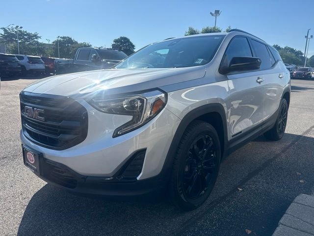 Used 2021 Silver GMC SLE image 3
