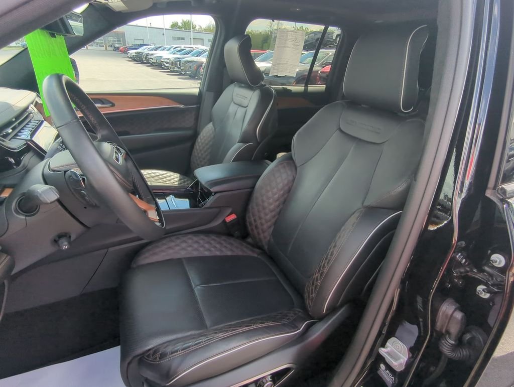 Used 2022 Black Jeep Summit Reserve image 11