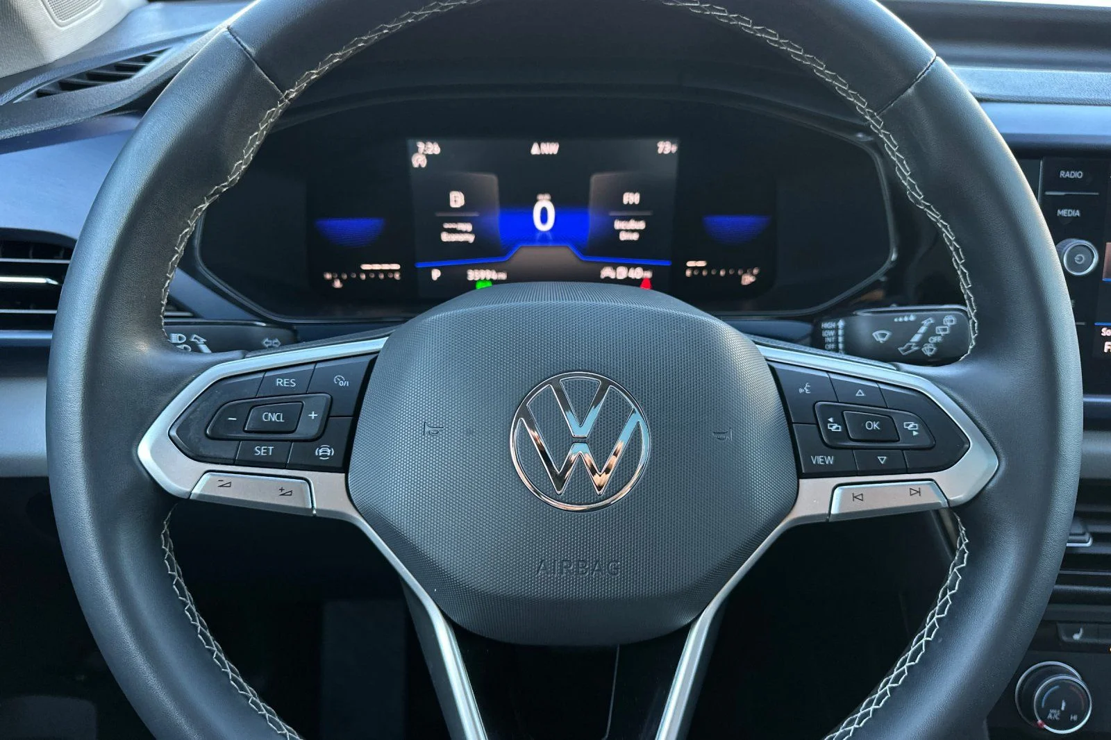 Certified Used 2022 Blue Volkswagen 1.5T SE image 23