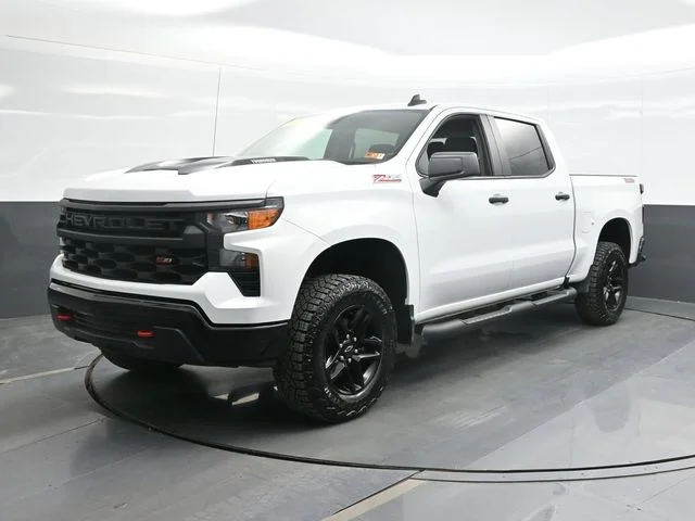 Used 2025 White Chevrolet Custom Trail Boss image 1