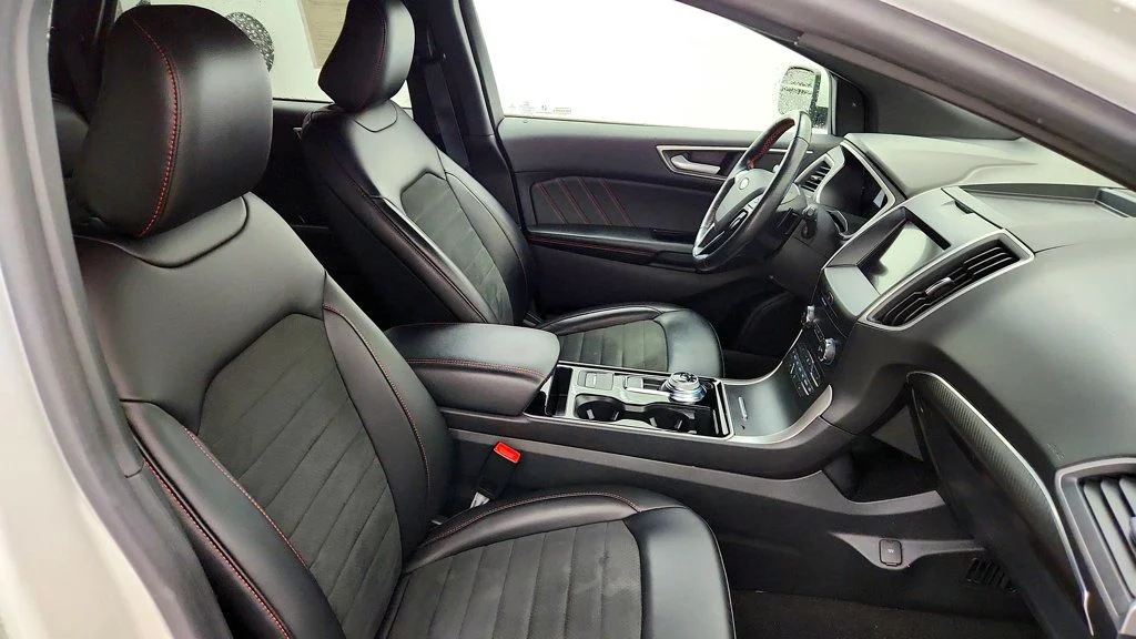 Used 2020 Star White Metallic Tri-Coat Ford ST Line AWD w/ Vista Roof & Co-Pilot360 Assist+ image 24