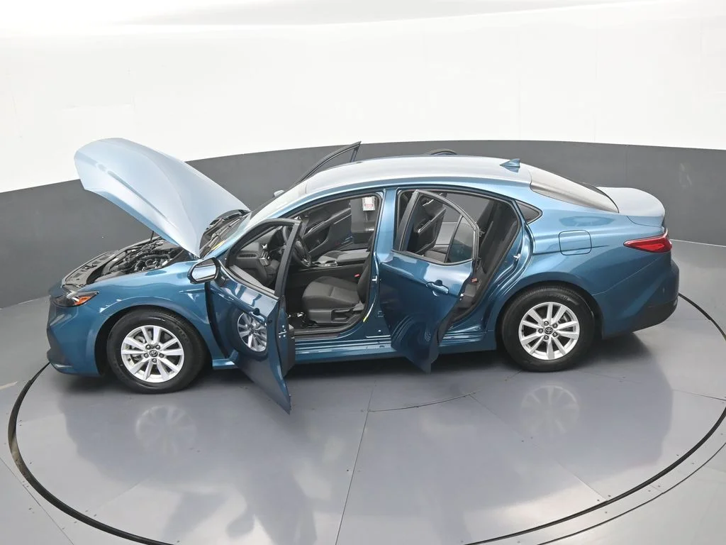Used 2025 Ocean Toyota LE image 62