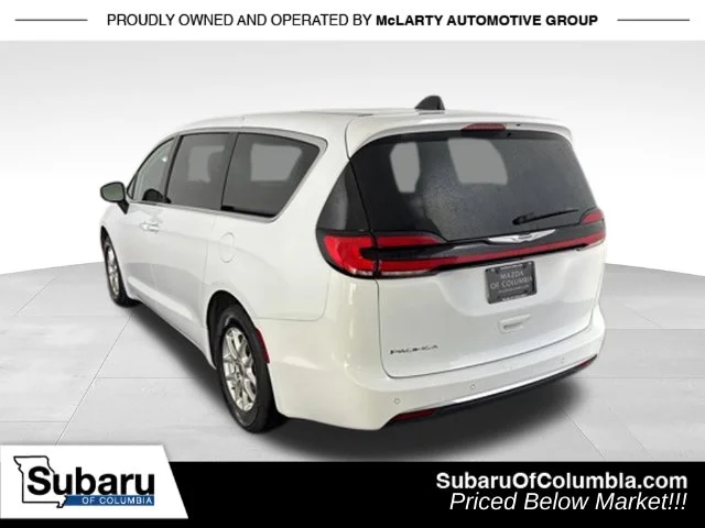 Used 2023 White Chrysler Touring L image 10