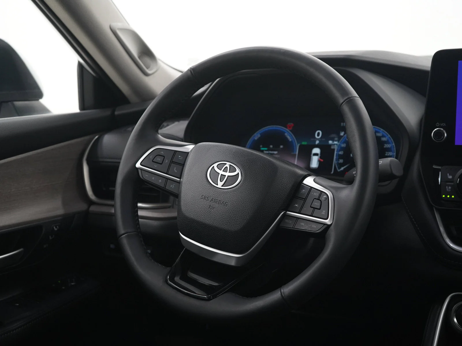 Used 2025  Toyota XLE image 16