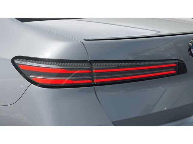 New 2027 Brooklyn Grey Metallic BMW i7 image 8