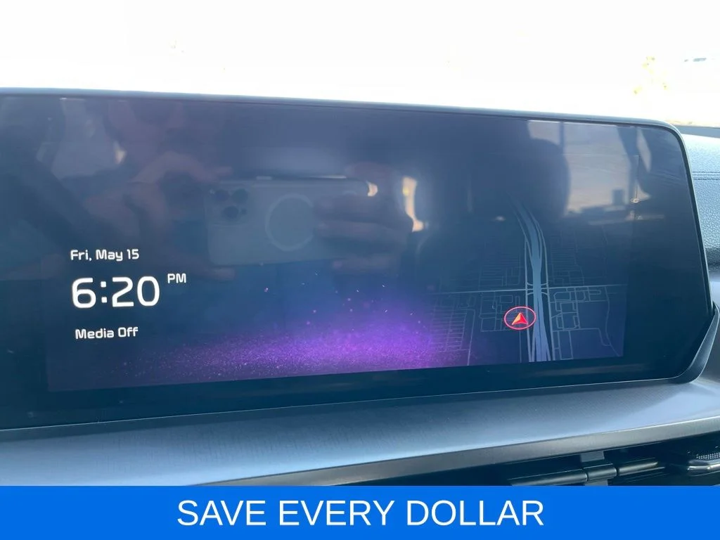 Used 2023 White Kia S image 10