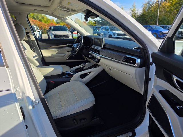 Used 2020 Snow White Pearl Kia SX image 12