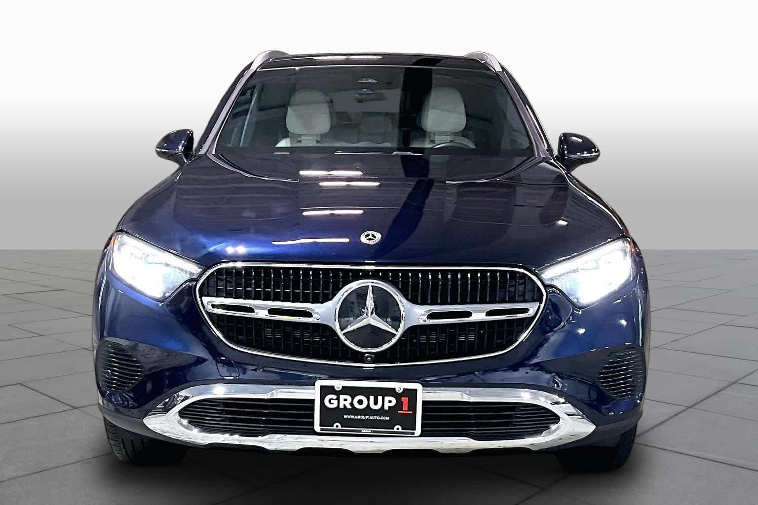 Used 2024 Nautical Blue Metallic Mercedes-Benz GLC 300 image 4