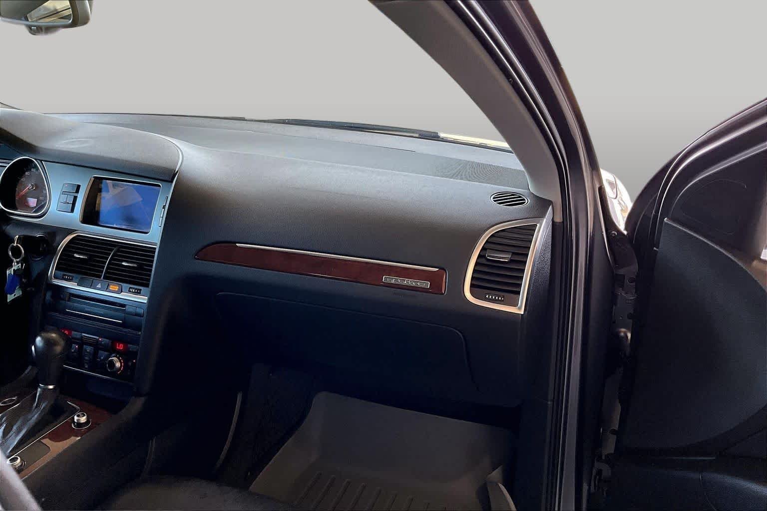Used 2010 Graphite Gray Metallic Audi 3.6L Premium Plus image 18