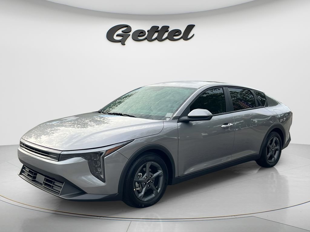 2025 Kia K4 LXS AT's photo