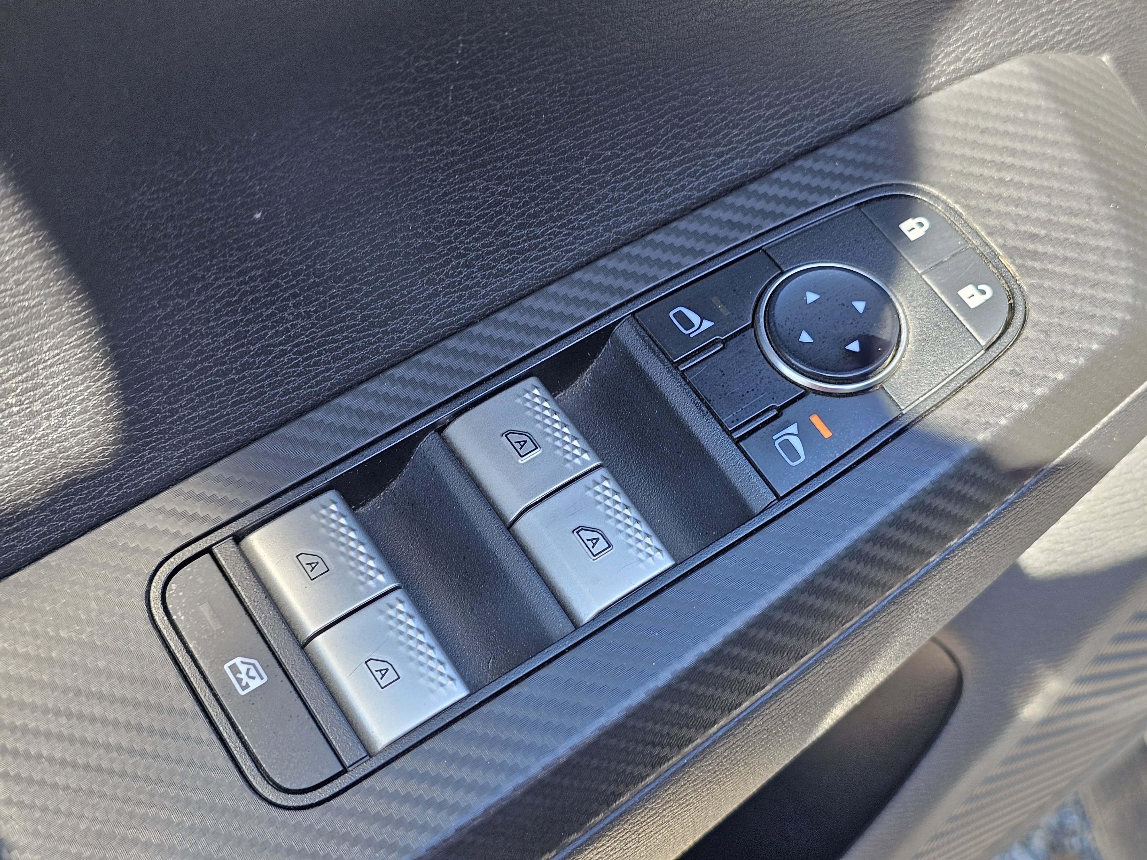 Used 2022 Black Diamond Mitsubishi SE Launch Edition image 15
