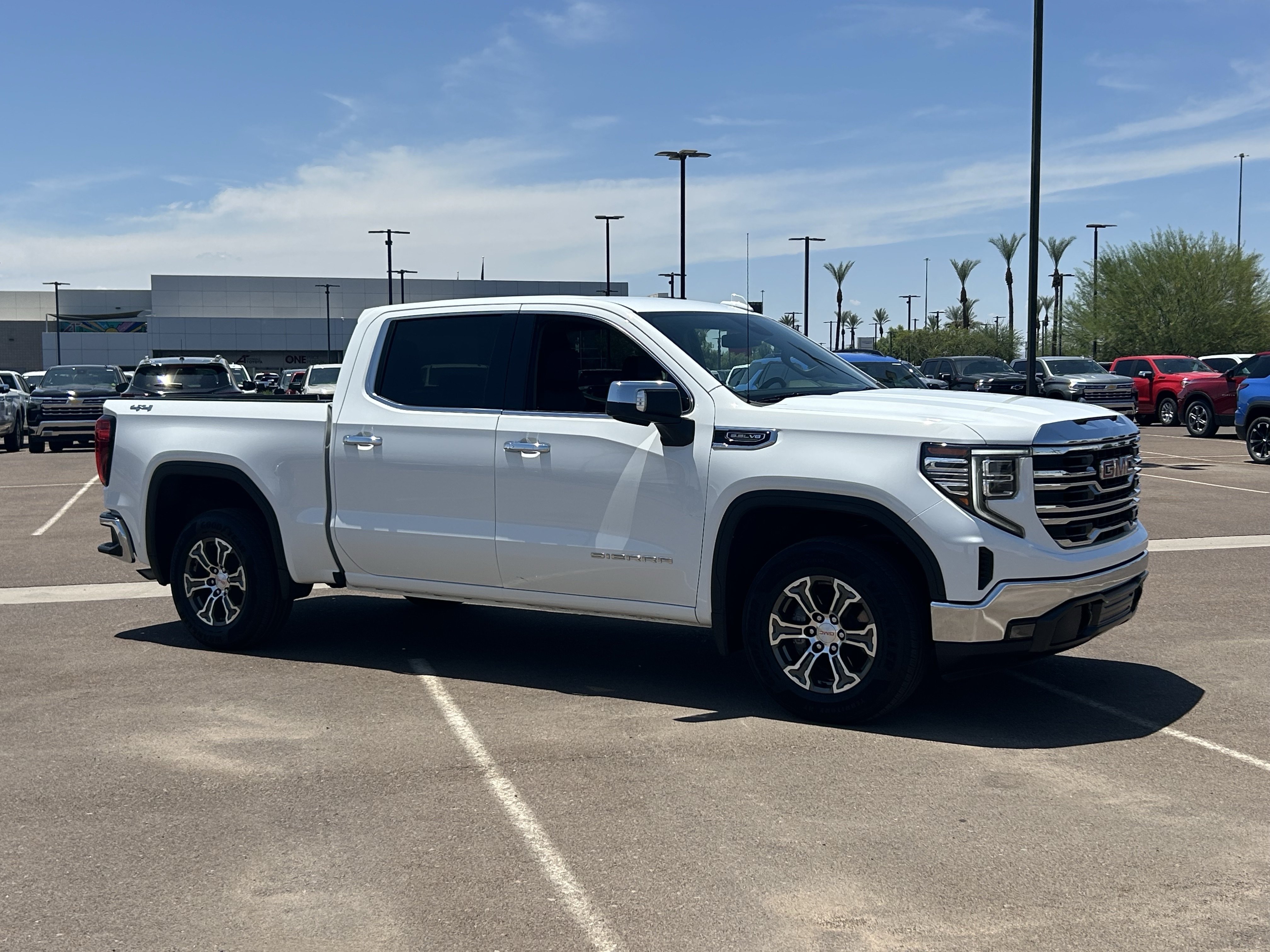 2025 GMC Sierra 1500 SLT - Photo 7