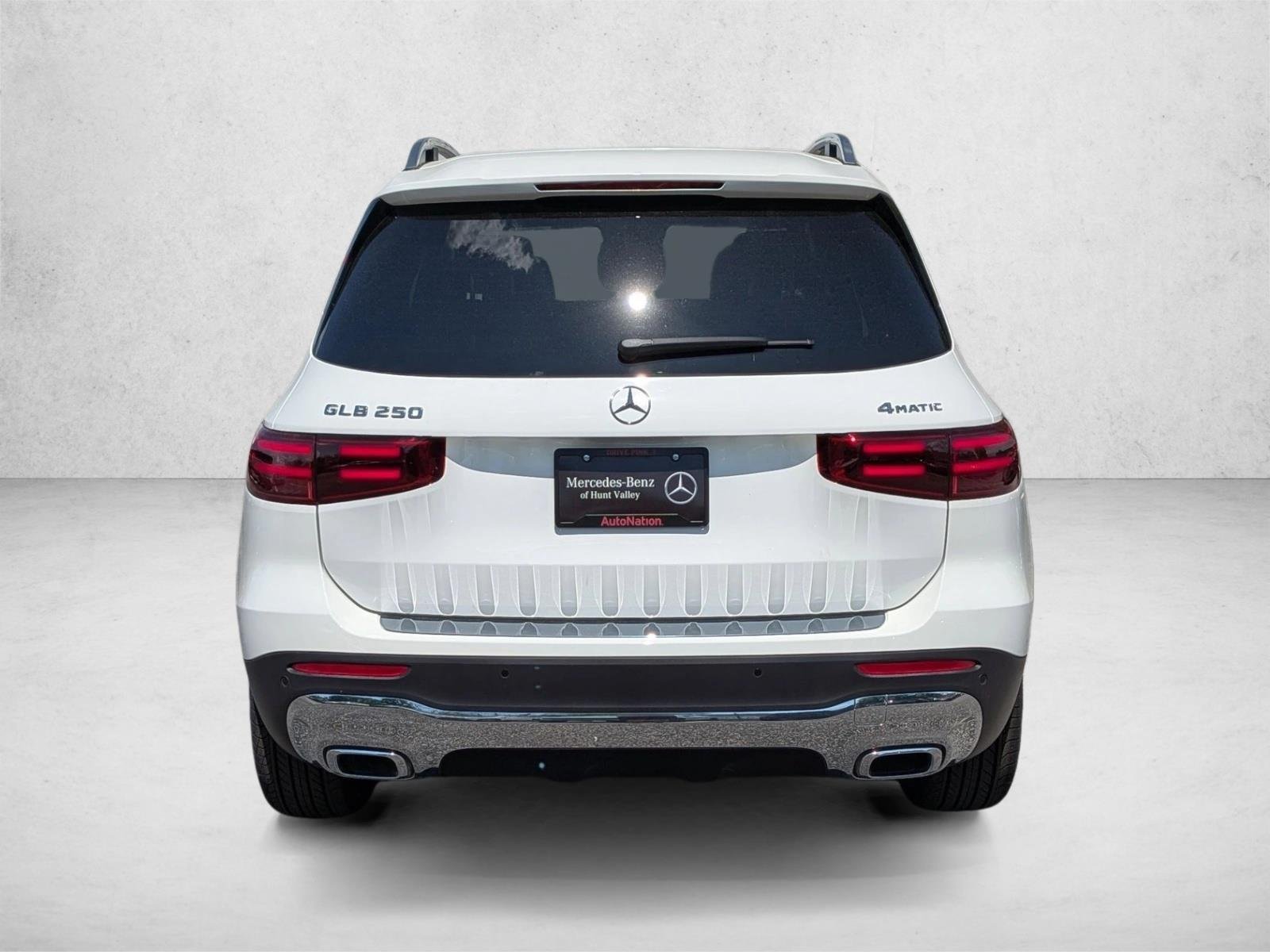 New 2026 Polar White Mercedes-Benz GLB250 image 8