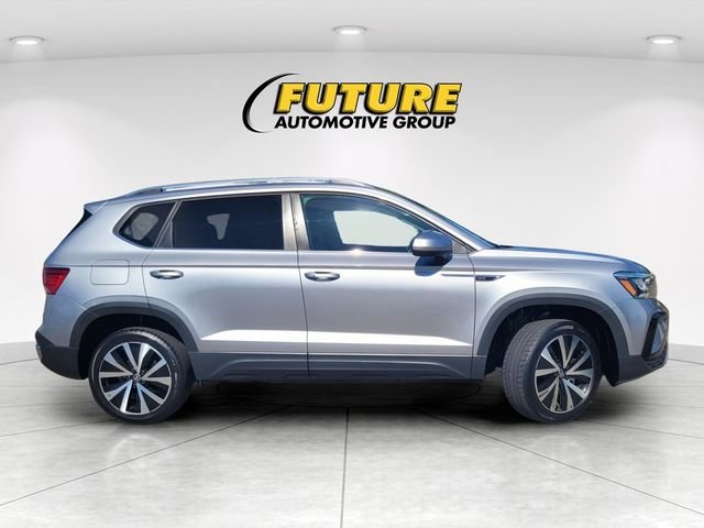Used 2024  Volkswagen 1.5T SE image 3