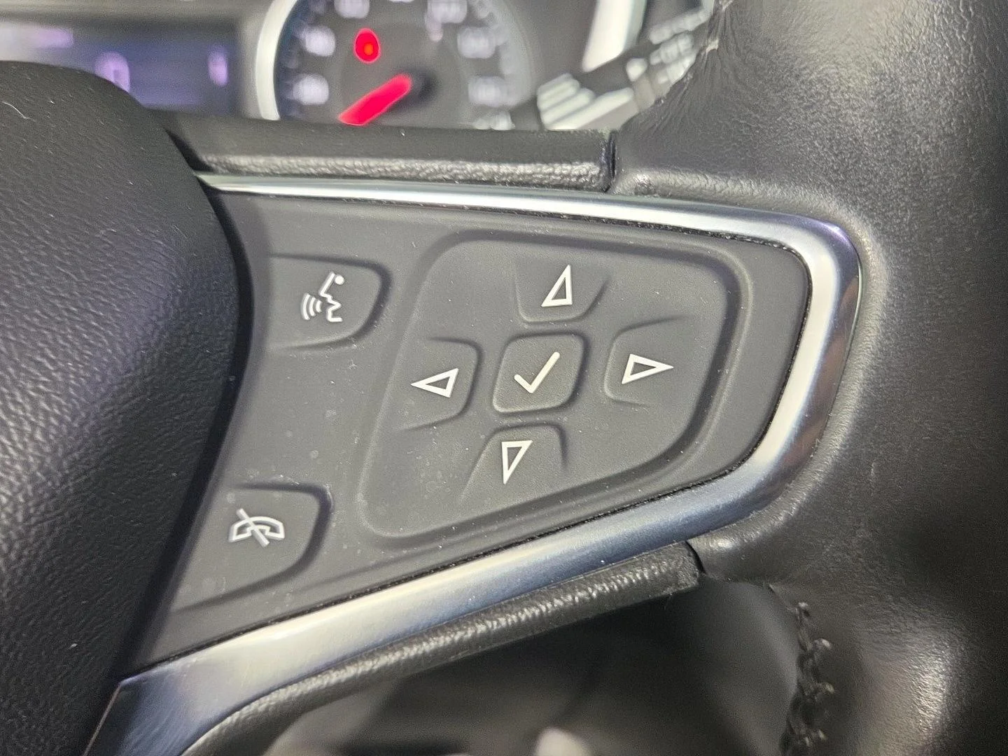 Used 2020 Midnight Blue Metallic Chevrolet LT image 20