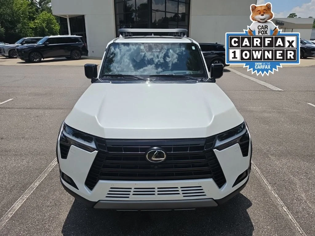 Used 2025 White Pearl Lexus 550 Overtrail image 1