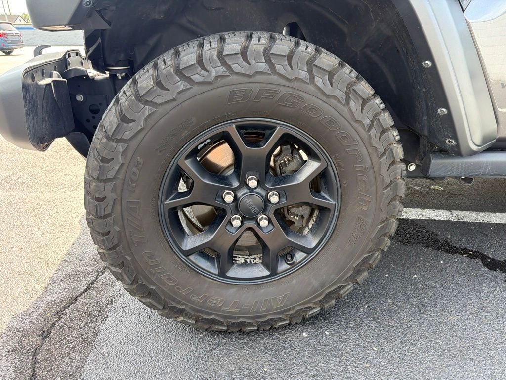 Used 2021 Crystal Metallic Jeep Willys image 10
