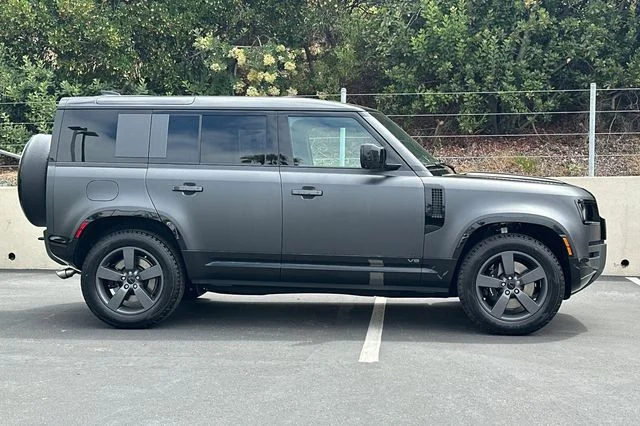 New 2026 Carpathian Grey Land Rover V8 image 6