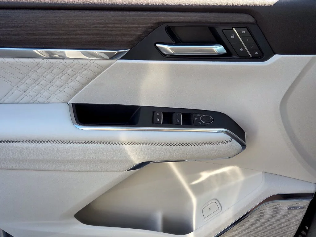 Used 2026 Sterling Metallic GMC Denali image 30