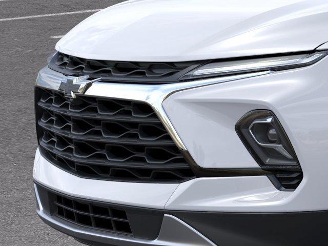 New 2026 Summit White Chevrolet 2LT image 13