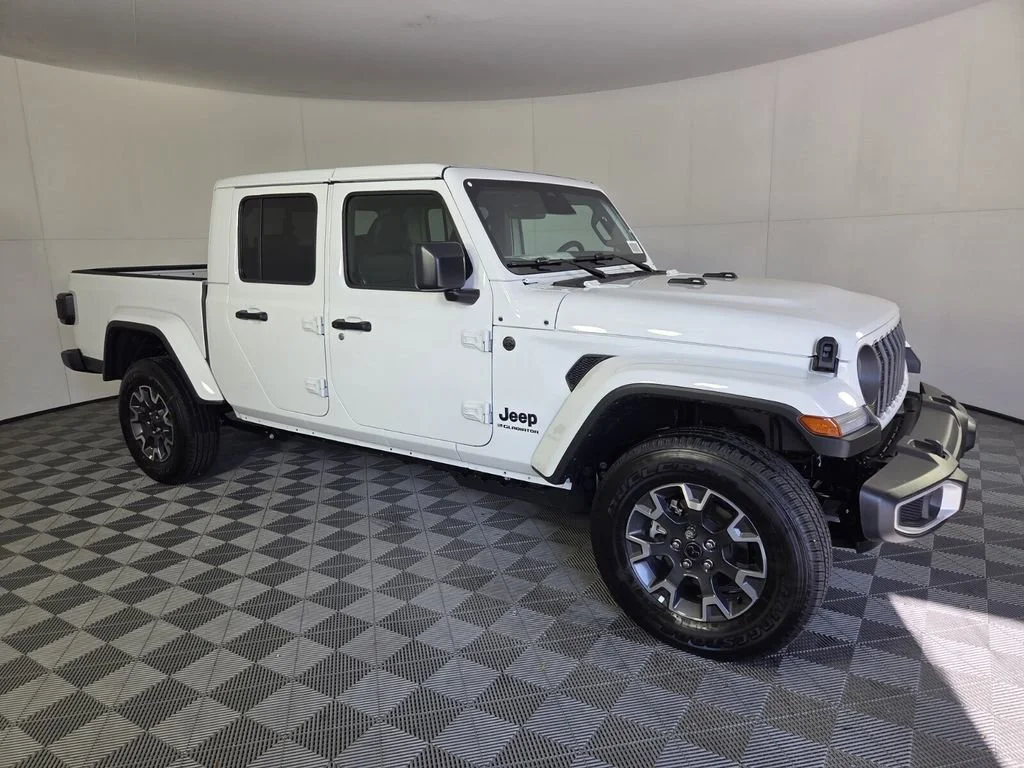 New 2026 Bright White Clear-Coat Exterior Paint Jeep Sahara image 2