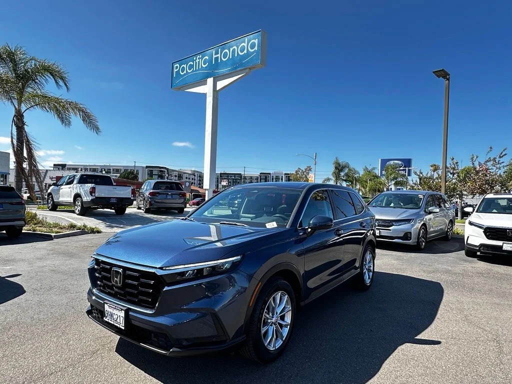 Used 2023  Honda EX-L image 2