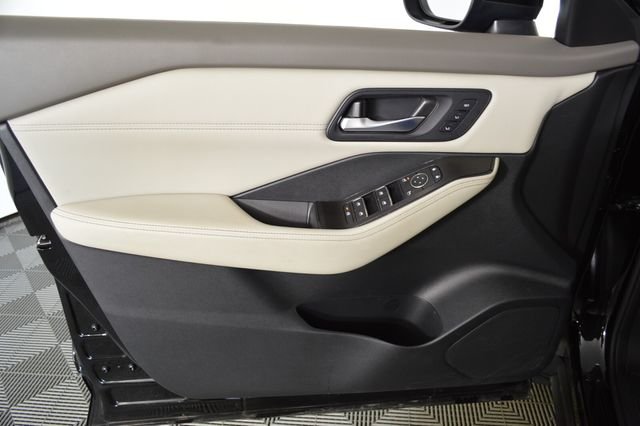 Used 2025 Black Nissan SL image 23