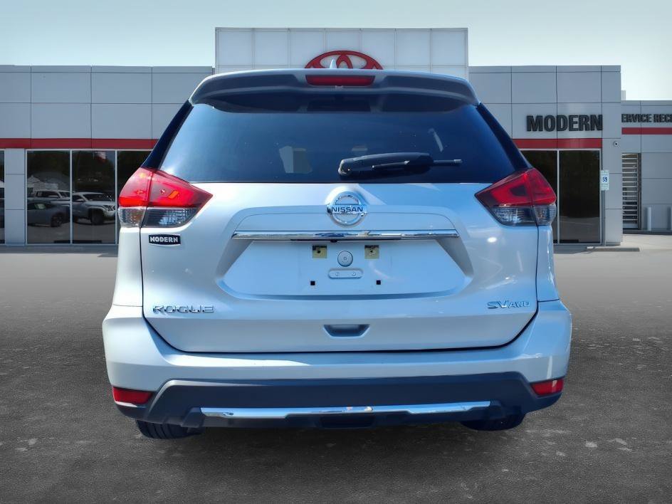 Used 2017 Brilliant Silver Nissan SV image 4