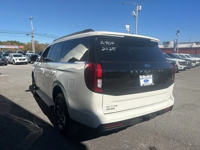 New 2025 Star White Metallic Tri-Coat Ford Active image 5