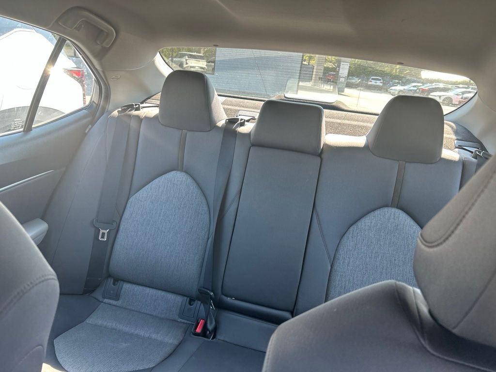Used 2018 White Toyota LE image 4
