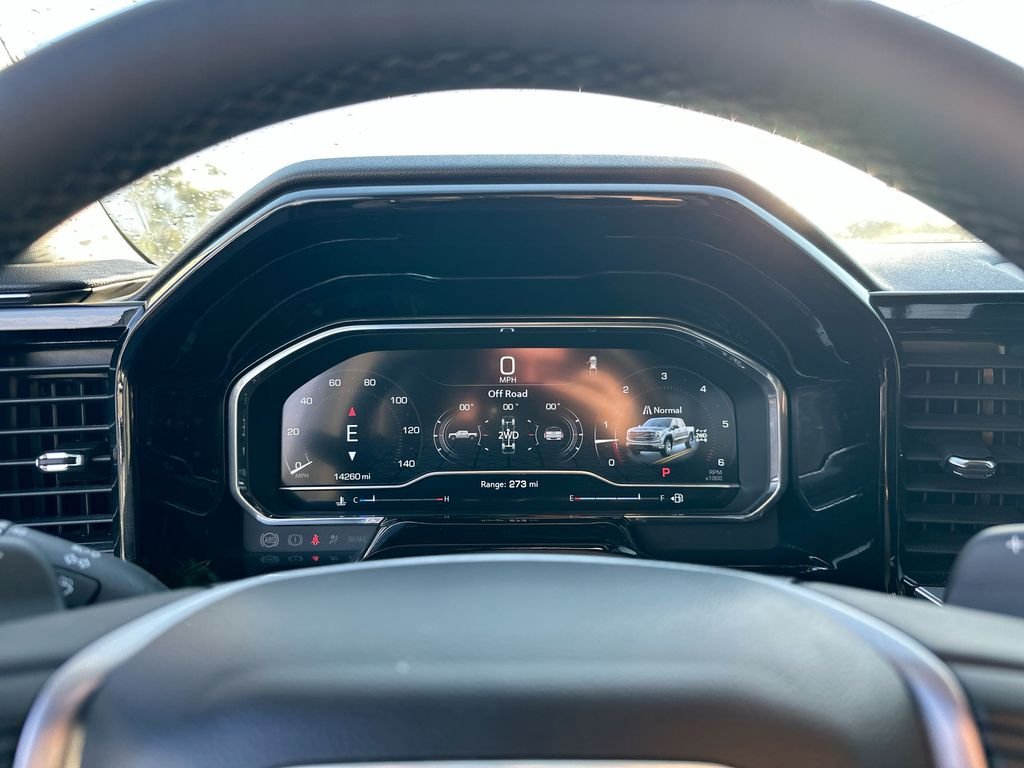 Used 2025 Silver GMC Elevation image 5
