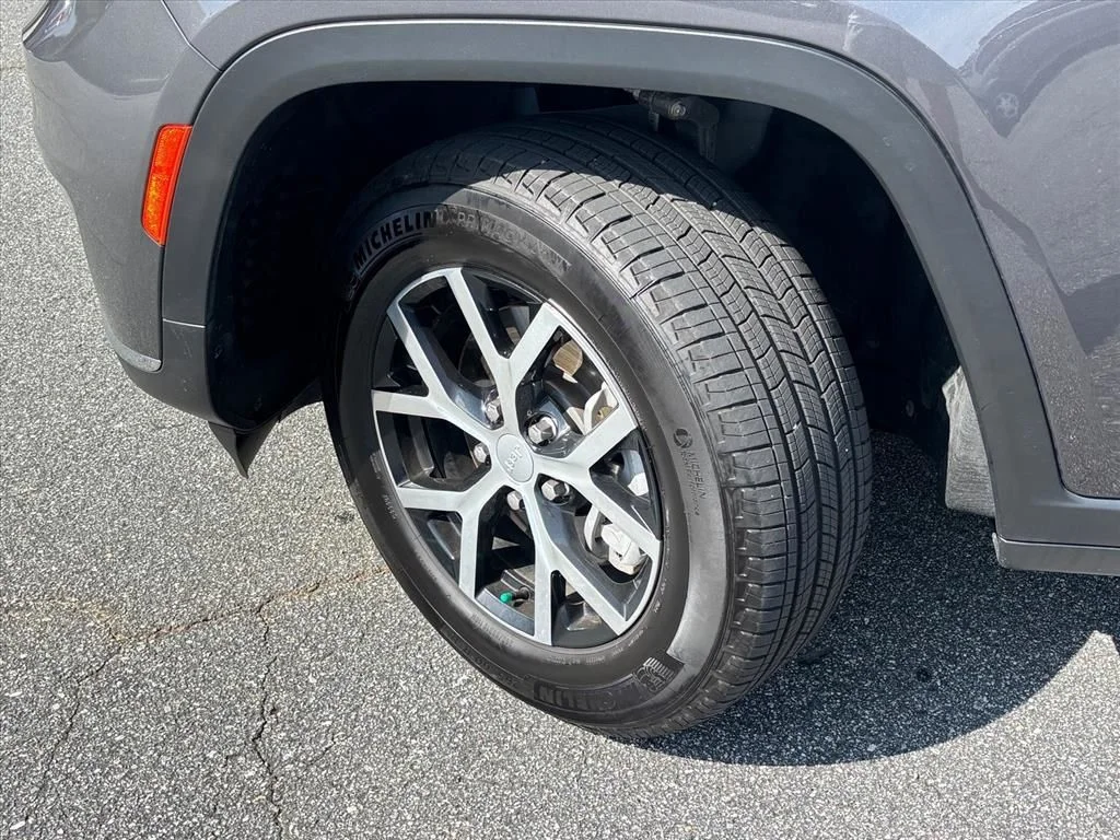 Used 2025 Gray Jeep Limited image 27