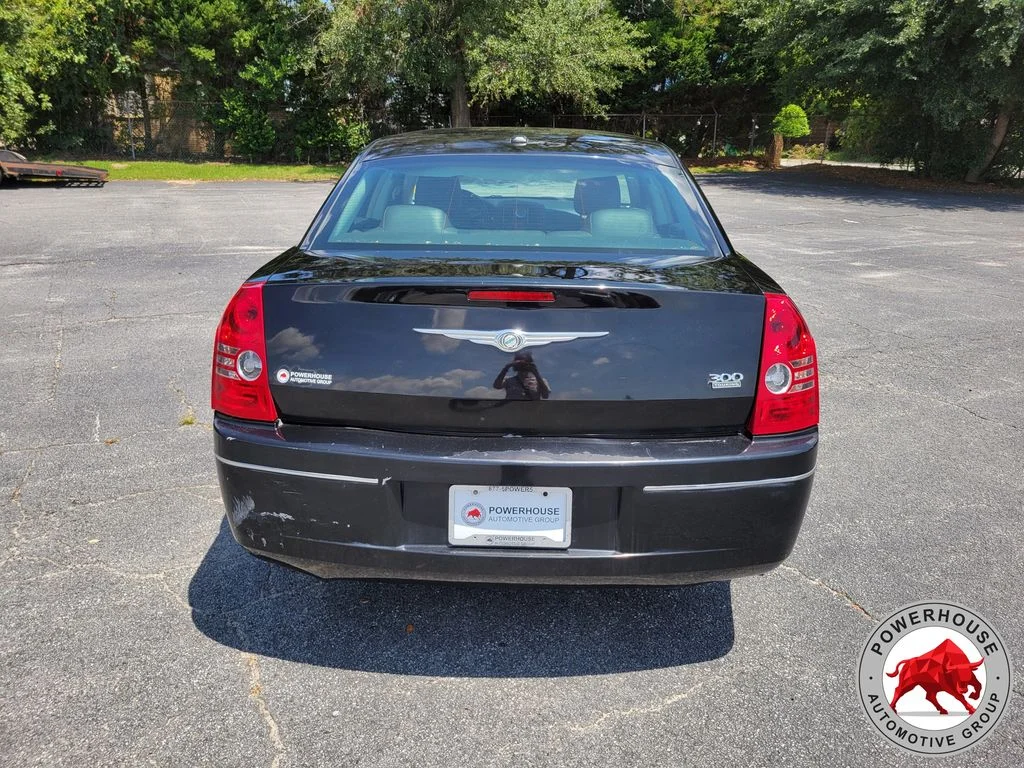 Used 2009 Black Chrysler Touring image 4
