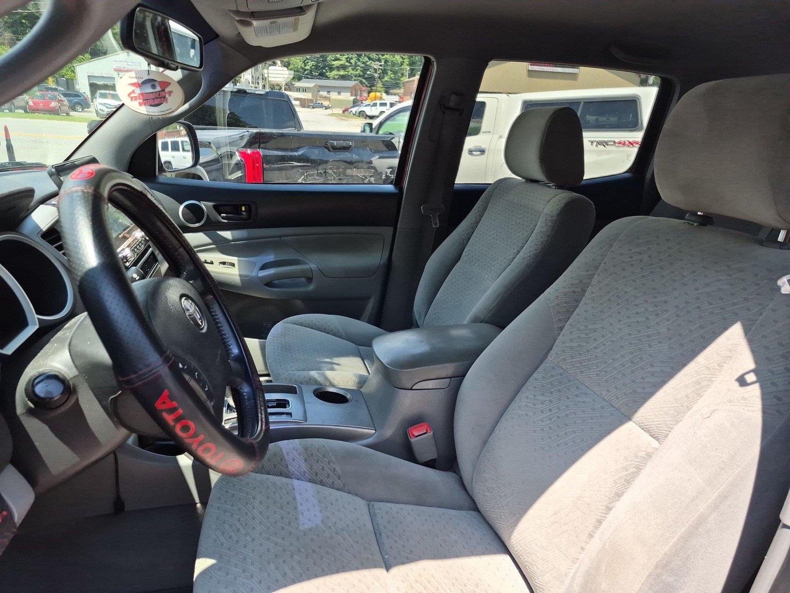 Used 2007  Toyota  image 18